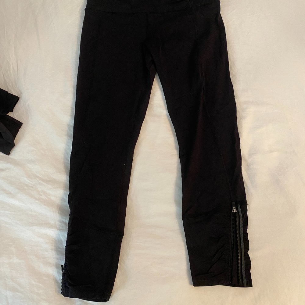 Lululemon leggings 25" (Black, size 6)